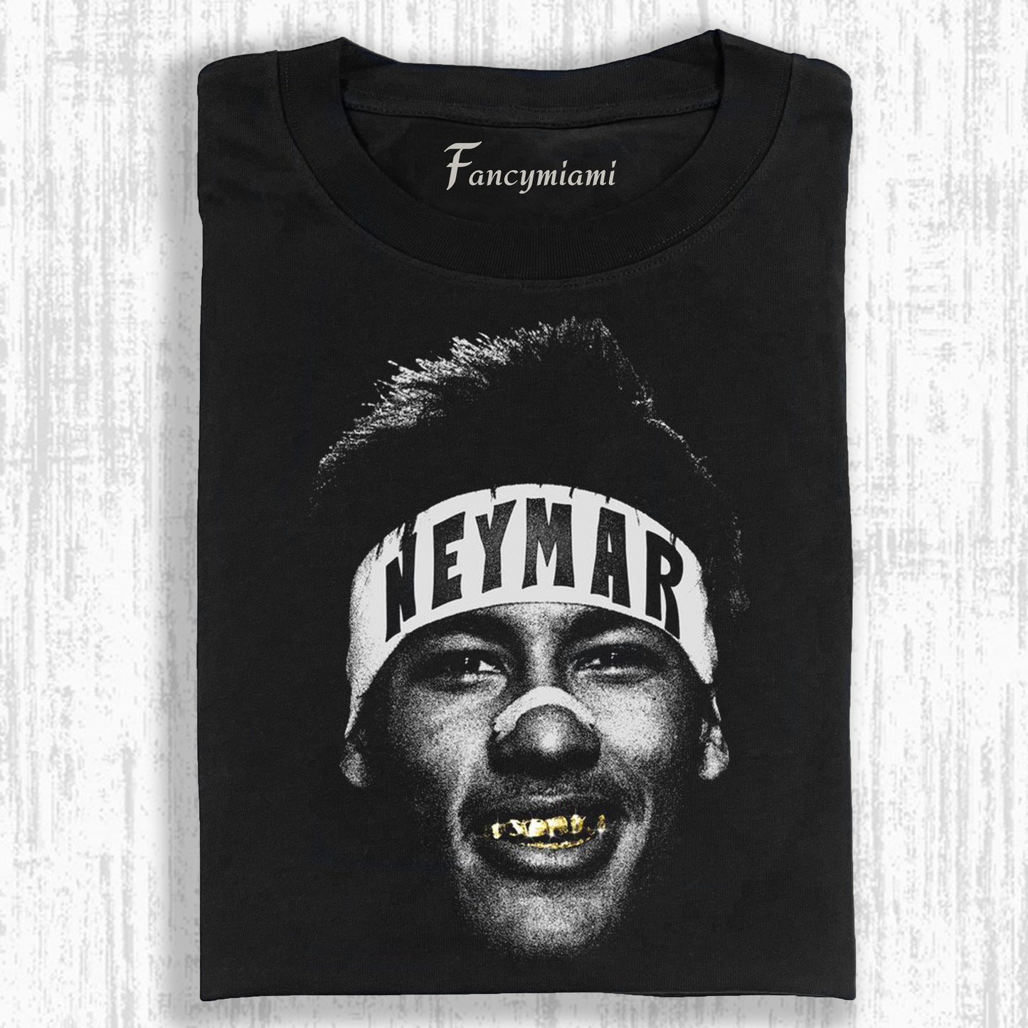 VINTAGE SOCCER STAR DISTRESSED GRAPHIC TEE