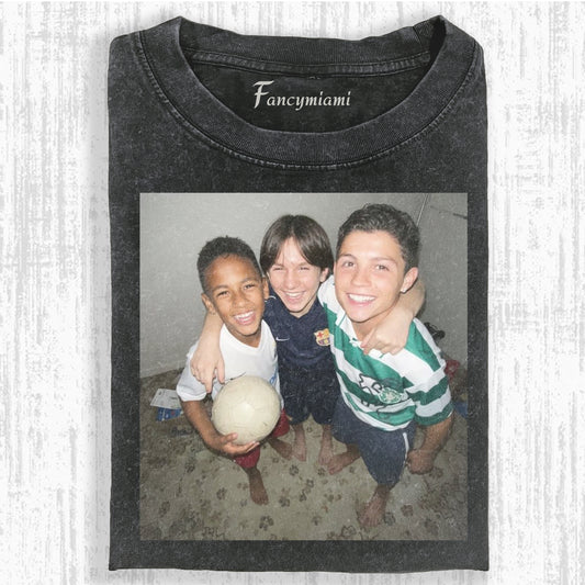 RETRO FOOTBALL LEGEND PORTRAIT FADED GRAPHIC TEE