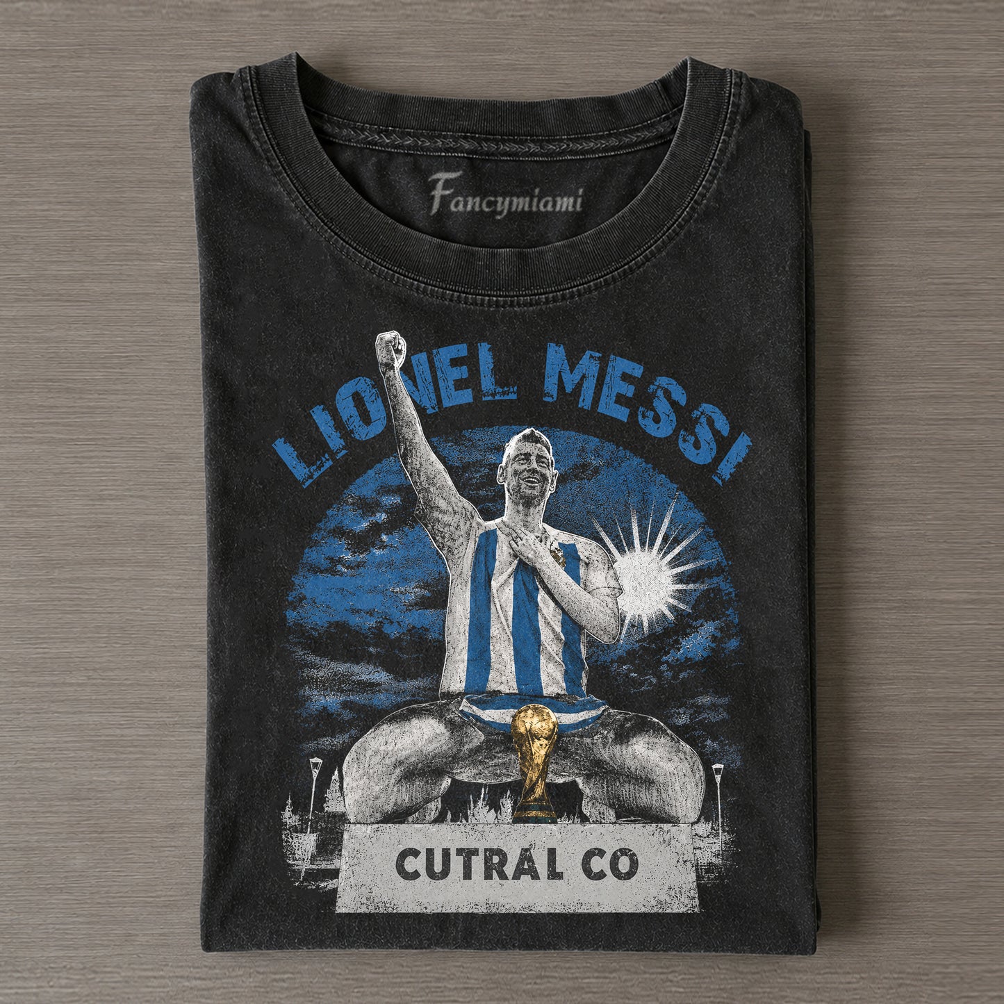 Klassisches T-Shirt mit legendärer Statue
