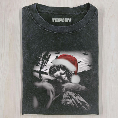CHRISTMAS CAT SELFLE WITH UFO ART ACID WASH TEEV1