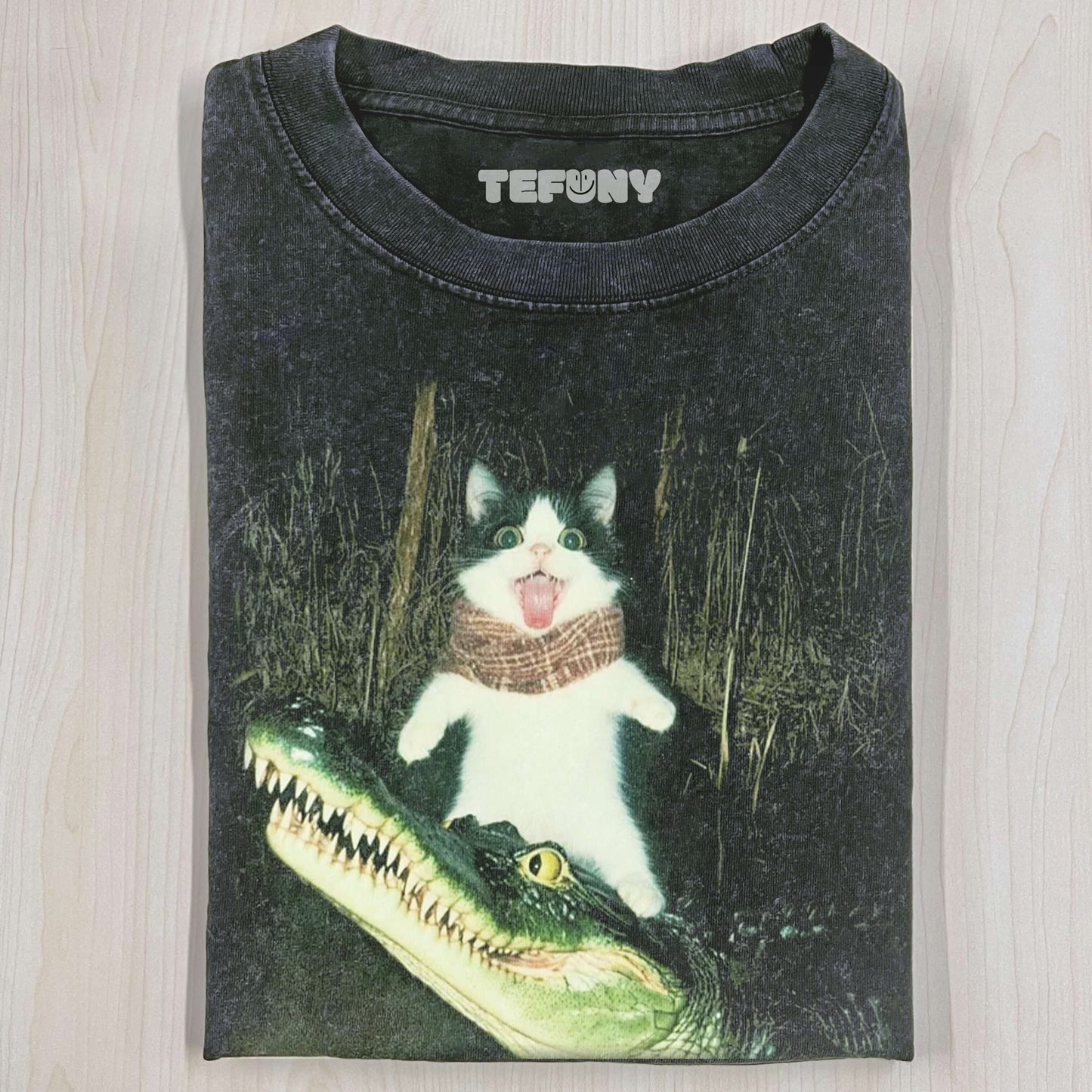 SCARING CAT T-SHIRT