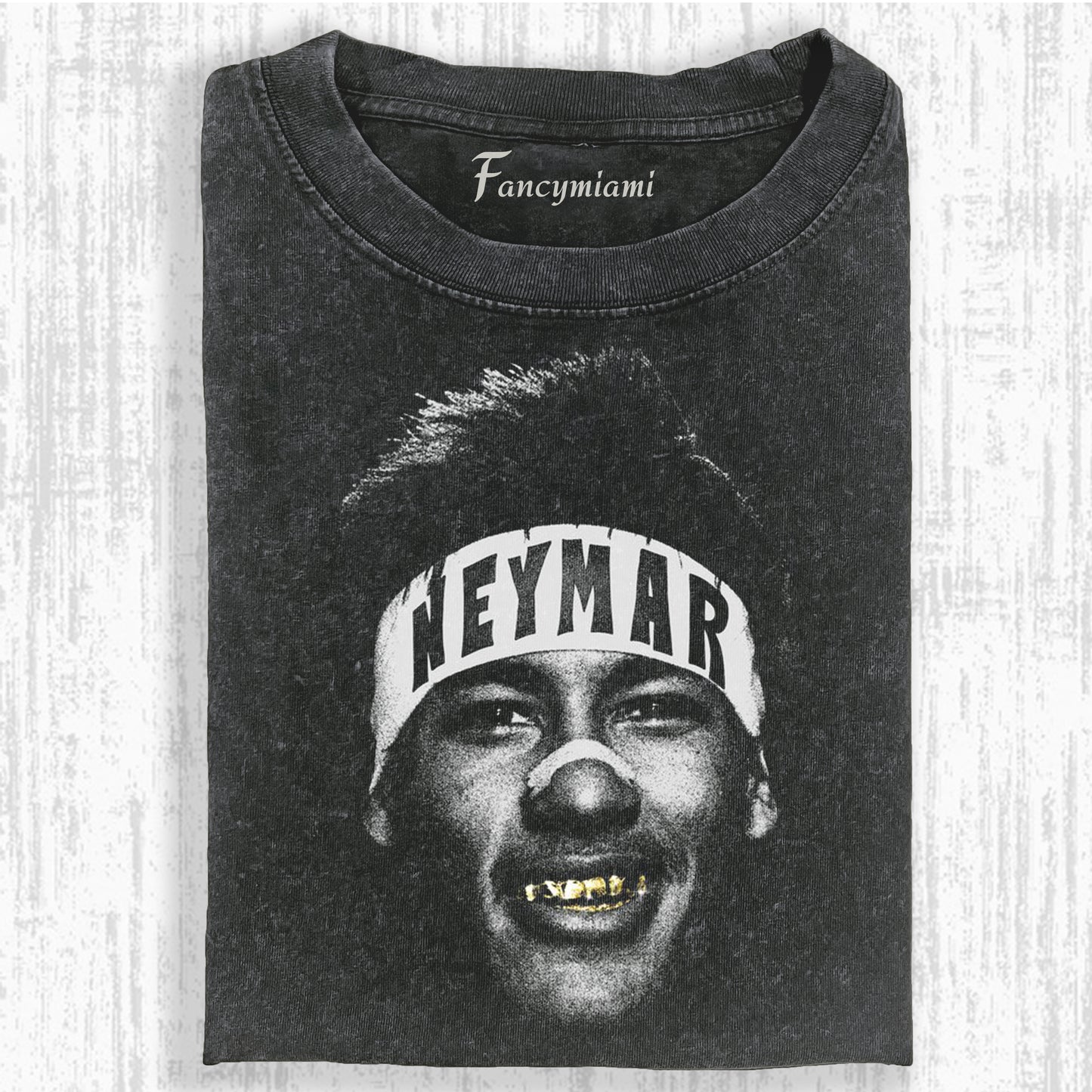 VINTAGE SOCCER STAR DISTRESSED GRAPHIC TEE