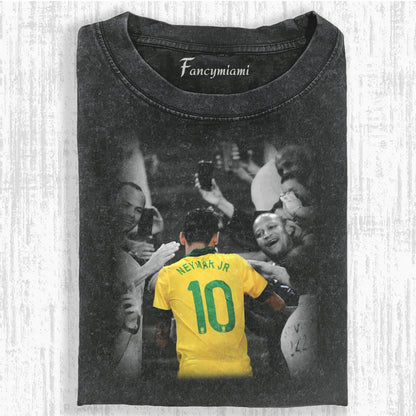 VINTAGE SOCCER STAR DISTRESSED GRAPHIC TEE