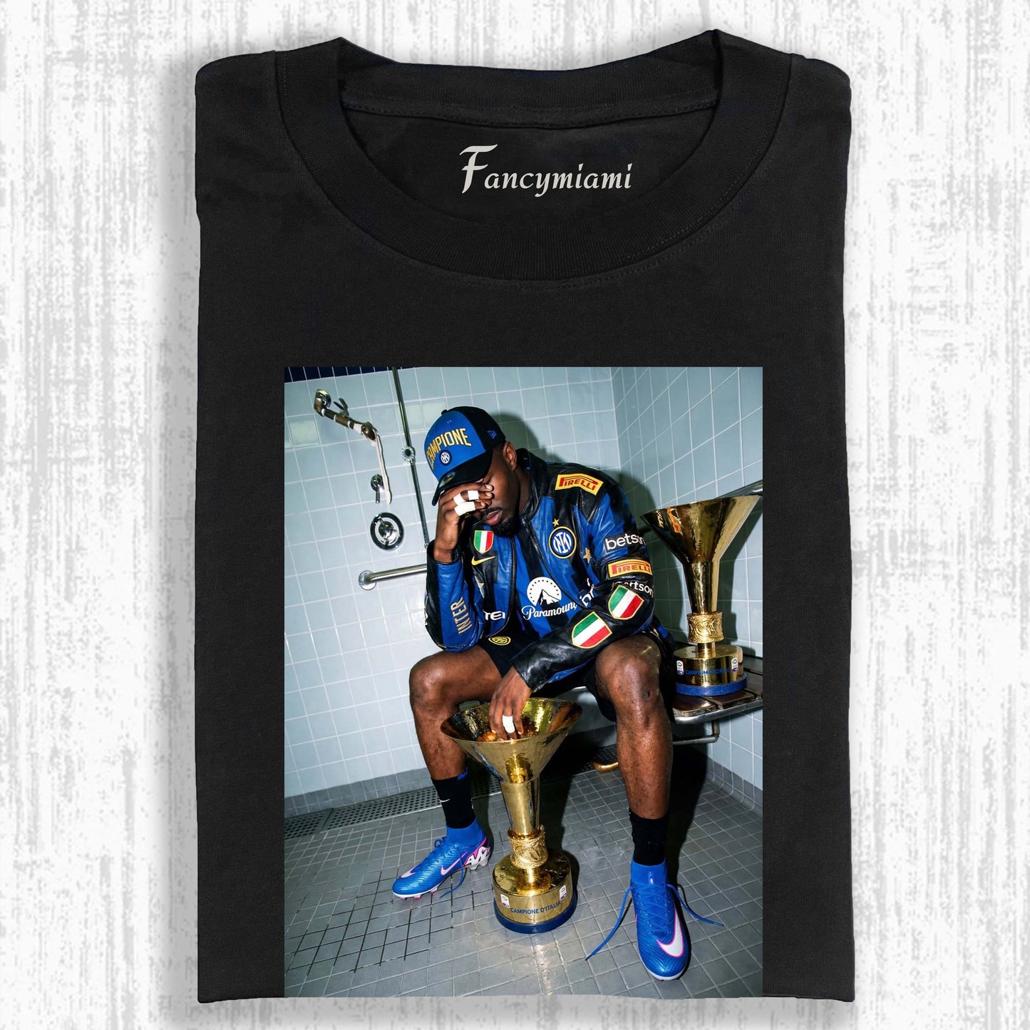 T-Shirt mit Meistertrophäen-Jubel-Print