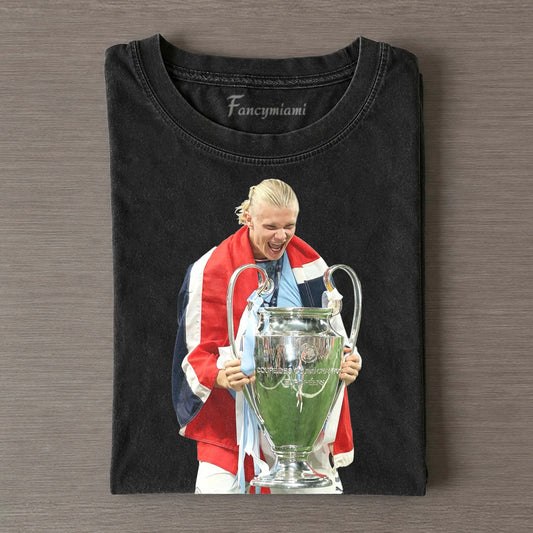 ROT WEISS SCHAL SILBERNE TROPHÄE SIEGESAUFDRUCK T-SHIRT